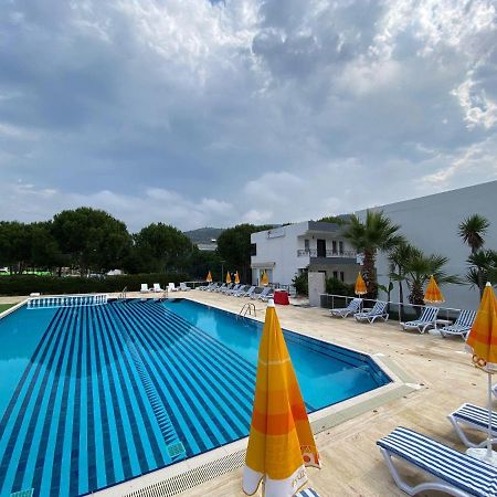 Palm Club Apart Otel คูซาดาซี ภายนอก รูปภาพ